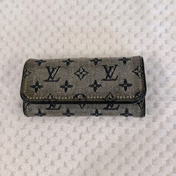 Vintage Louis Vuitton Key Holder - Picture 1 of 3